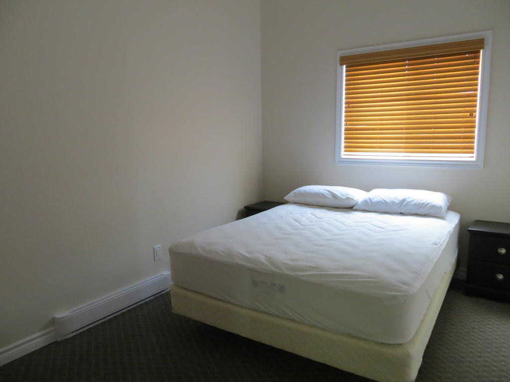Halls Cottages Honey Harbor Quarto foto
