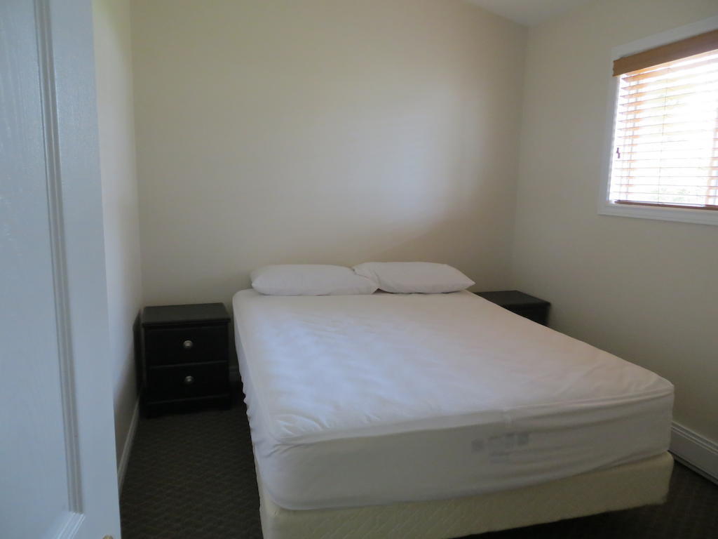 Halls Cottages Honey Harbor Quarto foto