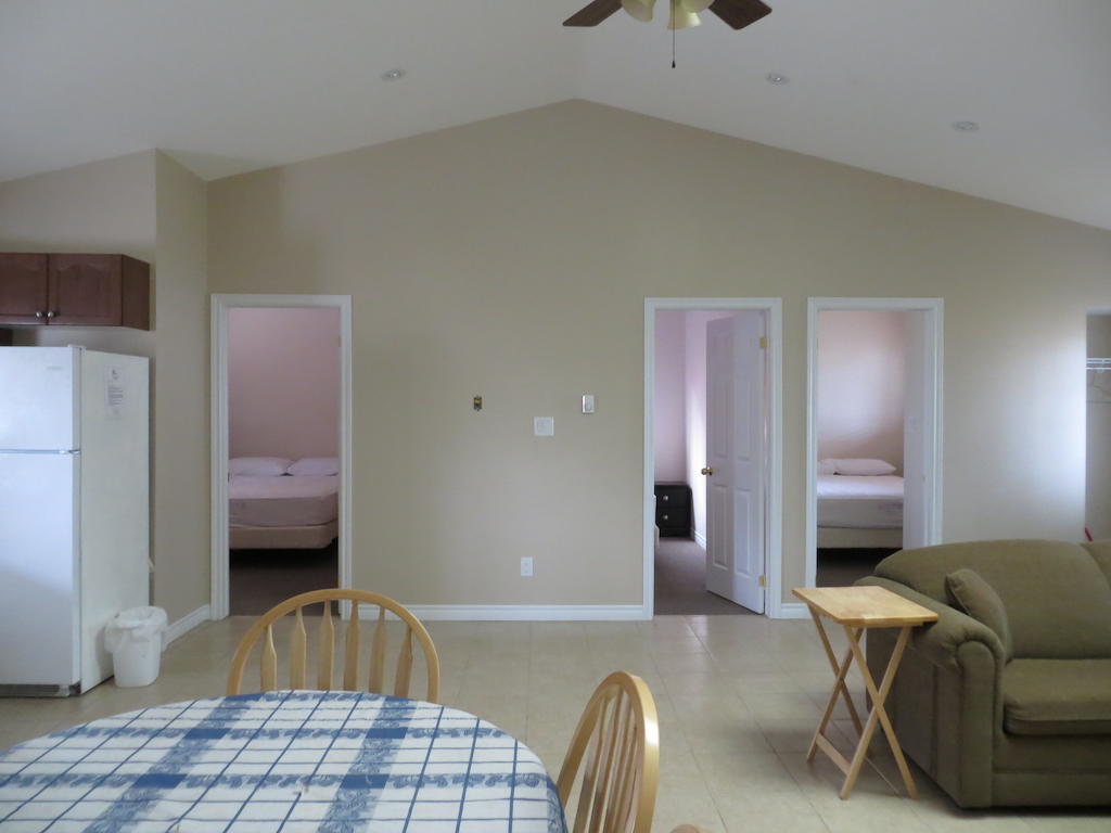 Halls Cottages Honey Harbor Quarto foto