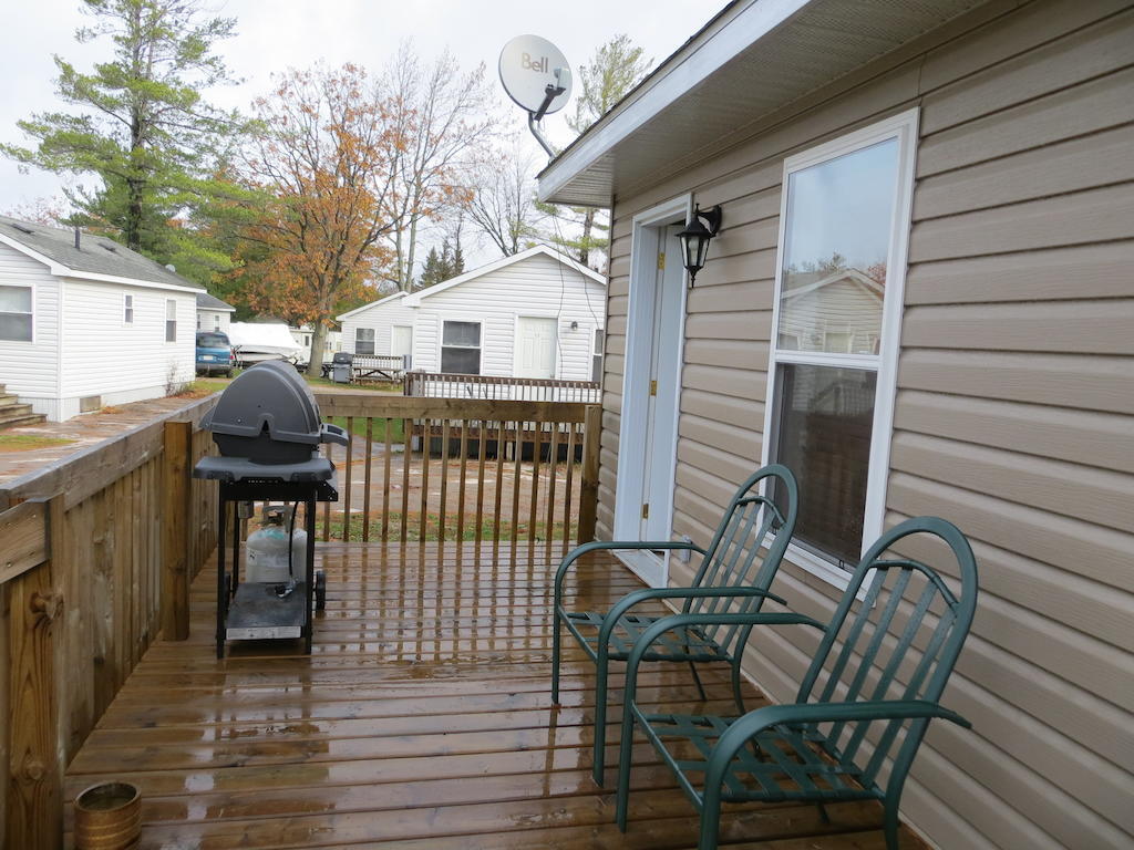 Halls Cottages Honey Harbor Quarto foto