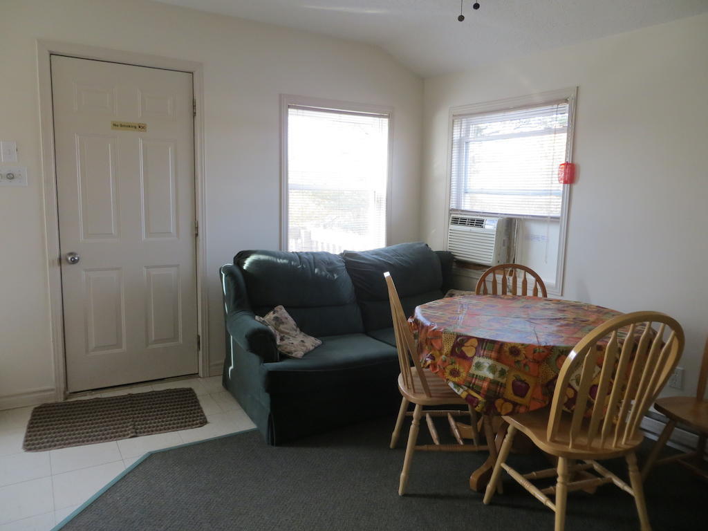 Halls Cottages Honey Harbor Quarto foto